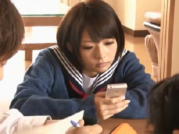 「お兄ちゃ…」美形少女の妹に欲情して炬燵に隠れて禁断セックスパコ中出し女子校生美少女のエロ動画