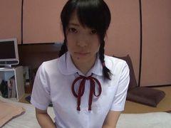 地味めな女子校生とのセックスが生々しくてグーBハメ撮りのエロ動画