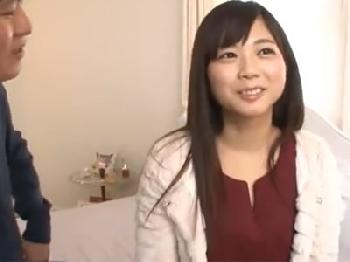 童顔なのにガチ巨大バストな美形少女が撮影に緊張しつつもガチパコ巨乳美少女のエロ動画