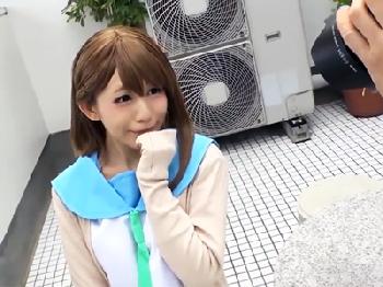 色んな衣装で一生懸命ご奉仕する最強肉奴隷パイパンコスプレイヤー美少女お姉さんハメ撮りフェラのエロ動画