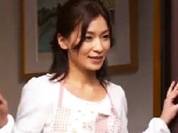 夫の上司に脅された美人マダムが抵抗もできずに凌辱され号泣人妻中出しレイプのエロ動画