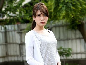 罪を犯してしまった美形マダムたちは…被害者の要求に誠心誠意、身体で答える人妻内村りな堀内秋美のエロ動画