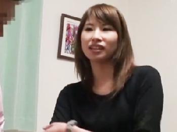 『中に出しちゃダメですよぉ‥』華奢つるぺたオッパイなデリ嬢の素股にフル勃起して生ズボ無許可中出し美少女のエロ動画