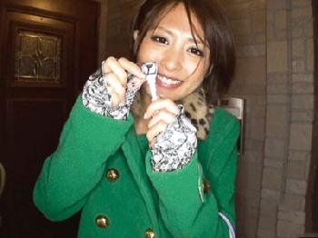 M男クンの自宅の鍵を受け取って意気揚々と責めにいくきれいなお姉さん痴女夏目優希のエロ動画