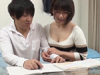 先生当たってる！メガネで真面目な家庭教師かと思ったら…生徒を誘惑してくる超あばずれド淫乱巨乳痴女めがねのエロ動画