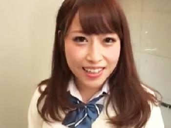 ミニスカートTバックのビッグ尻で誘惑してくる女子校生に発情して校内パコ！美少女痴女のエロ動画