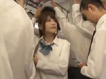制服姿の美形少女女子校生が痴漢男に襲われて無慈悲な生中出し展開美少女レイプのエロ動画