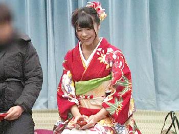 マジックミラー号で振り袖なのに野球拳して友人とパコっちゃう素人娘美少女ナンパのエロ動画