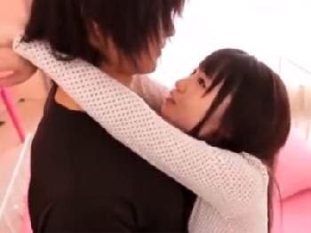 小柄で童顔なのにガチ巨大バストの美形少女と楽しく気持ち良い顔面射精パコ巨乳美少女ロリのエロ動画