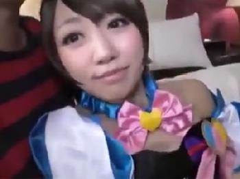 部屋まで待てない2人がエレベーターから情熱的にもつれ込みファック巨乳お姉さんJULIAのエロ動画