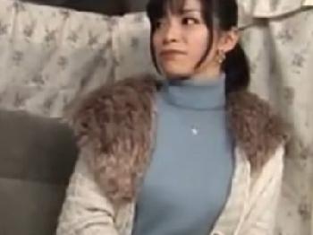 既婚者アピールしてる割に速攻他人肉棒受け入れる尻軽女妻素人人妻熟女顔射のエロ動画