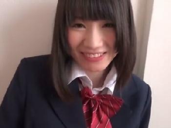 『2万でいいよ？』アイドル級な清楚清純女子校生がオジサン男性器ハメられ初援助交際！美少女ロリ中出しハメ撮りのエロ動画
