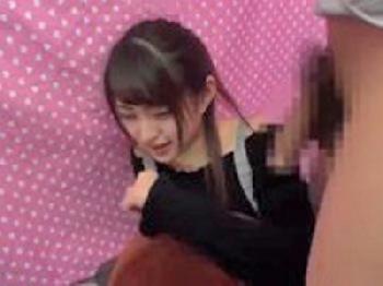 ナンパした素人さんが初対面男子と即カーセックス美少女のエロ動画