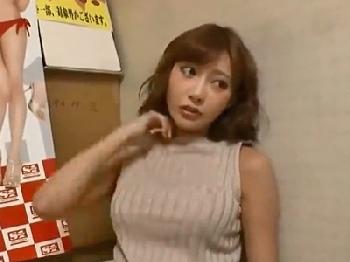 明日花キララが自分の作品を買ってくれたガチファンの為に特別に奉仕抜き巨乳お姉さんのエロ動画