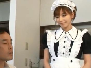 真面目なメイド長が主人命令で男根咥えさせられてフェラチオチオ口内射精お姉さんコスプレのエロ動画