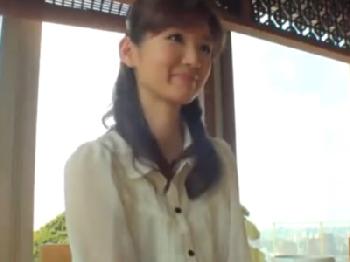 上品そうな素人主婦が夫に黙って自らアダルトビデオ出演ファック！人妻熟女ハメ撮りのエロ動画