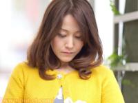 夫がいる部屋で性的変態コスプレさせられる淫乱奥さん巨乳素人人妻熟女フェラのエロ動画