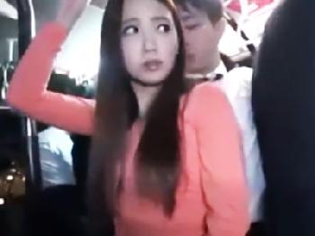 『すごい擦りつけてられてる‥』痴漢されて感じてしまいきっちりお掃除フェラチオまでするお姉さん痴女のエロ動画