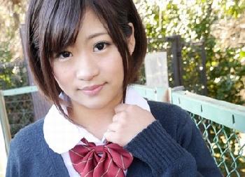 顔に似合わぬロケット巨乳！18歳Jカップ女子校生と中出しセックスパコ小谷瑠那のエロ動画