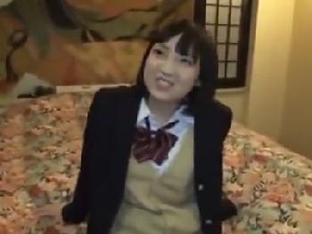 金欠でどうしてもお金が必要な女子校生が円光パコで精液中出し美少女のエロ動画