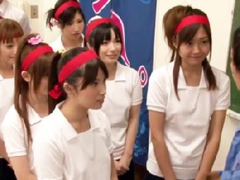 肉棒を見たら即搾精！売女ヤリマン女子校生による校内ソープランドWギャル痴女乱交のエロ動画