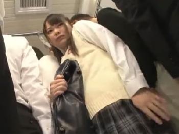 美形少女女子校生が痴漢男に犯されて無慈悲な無許可中出し美少女レイプのエロ動画