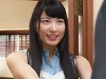 排卵日を狙って種付けしてくる義弟に心を許してしまった奥さんが獣交尾で潮吹きアクメ人妻中出し近親相姦のエロ動画