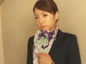 嫌がる美人CAを制服のまま縛って凌辱！お姉さんOLコスプレ顔射レイプのエロ動画