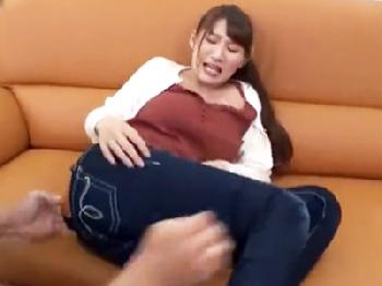 婦女暴行魔に家に侵入されたお姉さんが逃げ惑うも抵抗も虚しく凌辱されちゃう巨乳イラマチオレイプのエロ動画