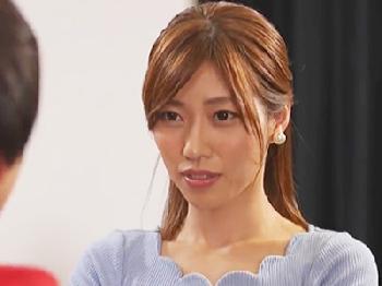 新人の美人アナウンサーがアブノーマルADに洗脳されてオフィスで精子便器にWお姉さん露出のエロ動画