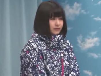 「ちょ…中は駄目だってぇ！」スキーに来ていた素人女子大生娘が友人に中出しされて呆然美少女のエロ動画