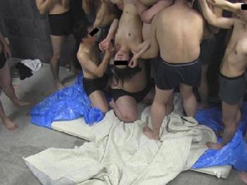 地下室に監禁されて永久に中出しされる家畜として飼われた軟体クラゲ少女美少女ロリ乱交のエロ動画