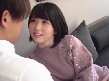 男の目をジッと見つめてくるツンデレ幼顔っ子が隠れ巨乳を曝け出してイチャコラパコ美少女ロリのエロ動画