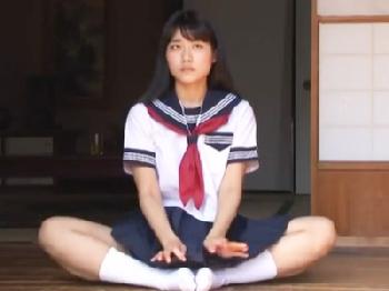 姪っ子女子校生の成長期のカラダに欲情した叔父さんが寝込みを襲って近親パコ美少女ロリ顔射近親相姦のエロ動画