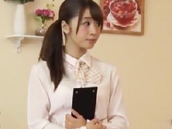 残虐客に店内で強引に肉棒をねじ込まれるも感度抜群に反応してしまうきれいなお姉さん店員中出しレイプのエロ動画