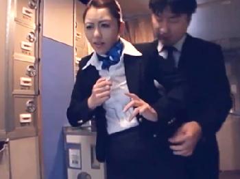 飛行機で時間停止！CAさんをハメ放題してストッキングに精液発射！お姉さんOLパンストレイプ桜井あゆのエロ動画