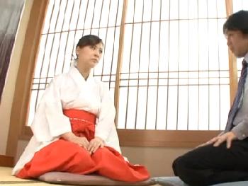 『私…彼氏いるんで…処女じゃない』現実に激昂した男がガチギレの中出し強姦巨乳コスプレレイプのエロ動画