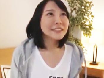 ノーブラ乳首ぽっちで誘惑する痴女をホテルに連れ込んで即挿入中出し性行為！巨乳美少女ハメ撮りナンパのエロ動画