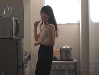 アブノーマル上司に目を付けられた美人オフィスレディが…イキ過ぎた奇行を受け入れてペニス奴隷にWお姉さんOLレイプのエロ動画