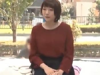 マッサージ師陰茎にがっつり寝取られてしまう素人奥さん人妻ナンパのエロ動画