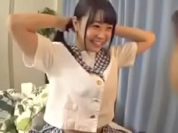 幼馴染にHがしてみたいとせがまれて中出し性行為女子校生美少女ロリ処女のエロ動画