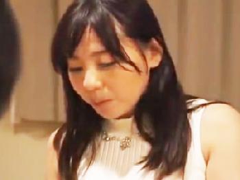 入院している夫を裏切って密通交尾に夢中になる不貞妻巨乳人妻中出しのエロ動画