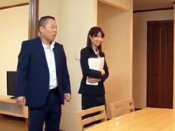 『ダメですこんなところで‥』モデルハウスで押し倒され中出し陵辱される不動産レディ巨乳人妻レイプのエロ動画