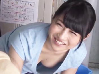 胸元ガバガバノーブラお姉さんに欲情した隣人→性的欲望爆発でその場で性的暴行！痴女顔射レイプのエロ動画