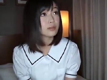 乳首を舐められるとすぐにお股がヌレヌレになっちゃう敏感女子校生に中出し美少女のエロ動画