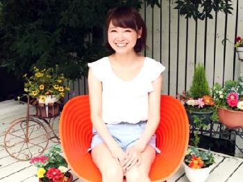 料理が趣味な清麗美形少女のバキュームフェラチオ→耐えきれず暴発射精美少女痴女手コキのエロ動画