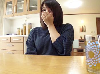 媚薬が効いて火照った身体を制御できなくなってしまった素人奥さん巨乳人妻のエロ動画