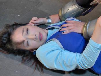 精神崩壊するまで陵辱性的暴行される蓮見クレア巨乳お姉さんコスプレ蓮実クレアのエロ動画