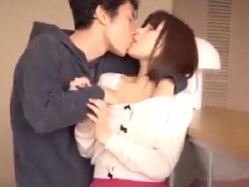 美形少女ソープランド嬢がスクール水着やセーラー服パンスト姿で本番サービスを提供美少女コスプレ中出しのエロ動画