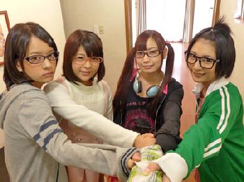 女エロ漫画家たちのアシスタントになって子作りセックス美少女めがね中出し乱交真野ゆりああべみかこ阿部乃みく桜木郁のエロ動画